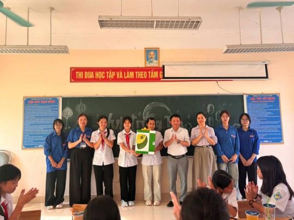 TRUNG THU NHỚ BÁC – TRAO YÊU THƯƠNG, LAN TỎA NIỀM VUI